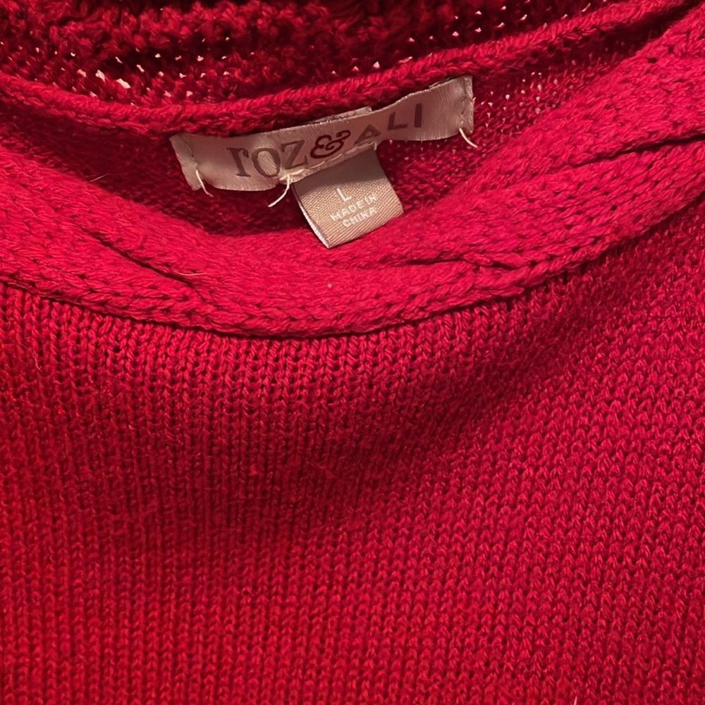 Red Roz & Ali sweater - Picture 3 of 3